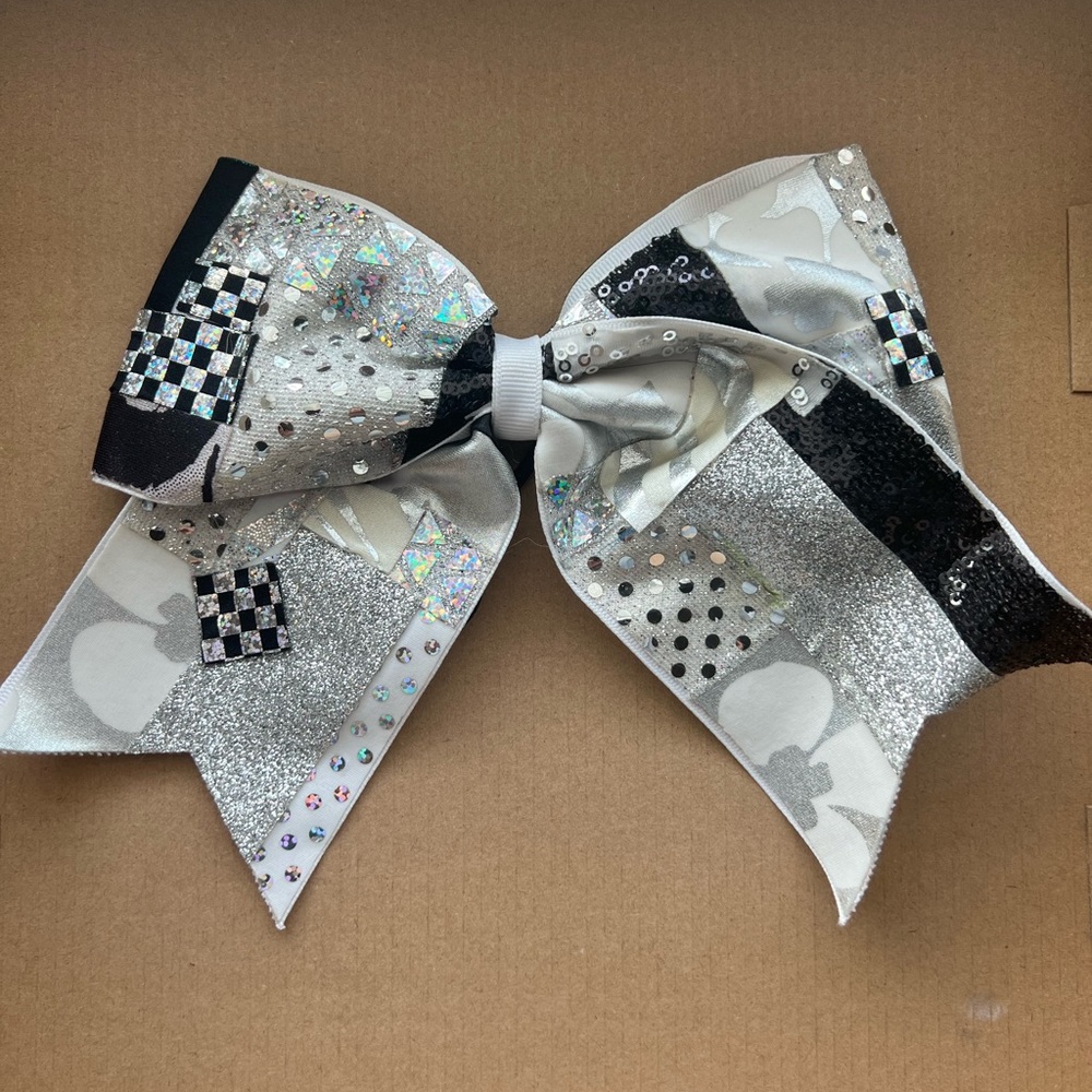 Cheer Bow ⭐️3 for 35 🎀